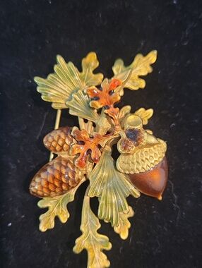 Autumn Acorn & Oak Leaf Brooch in Gold and Brown